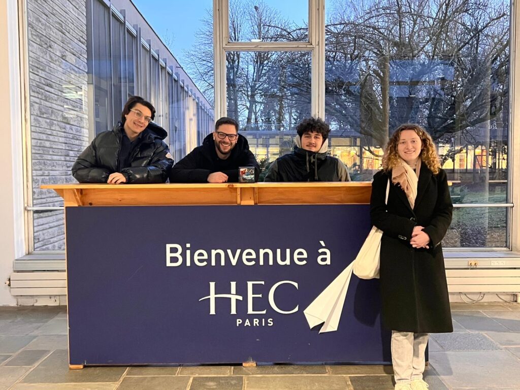 ÉTUDIANTS À HEC